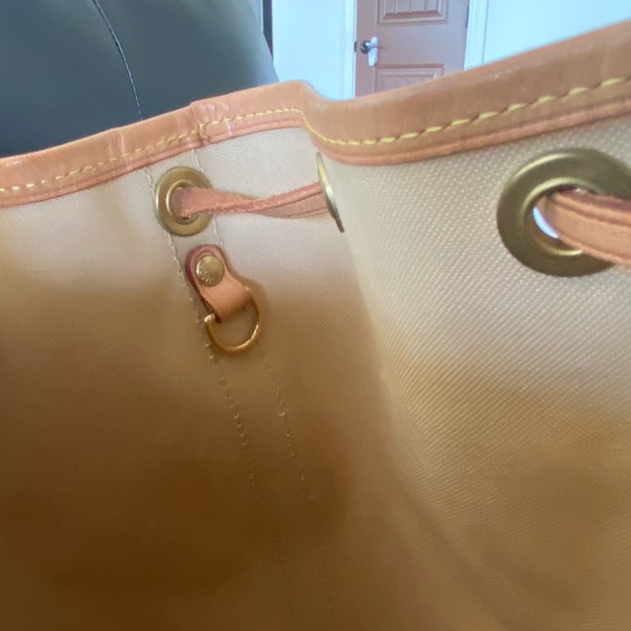 Louis Vuitton GM Azur Noe - Picture 13 of 14